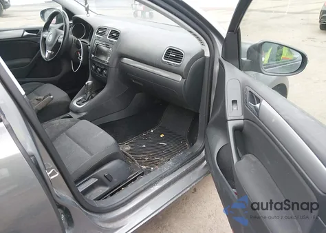 2014 Volkswagen Golf 2.5L z USA, uszkodzony, nr VIN WVWDB7AJ5EW011821